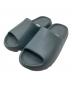 adidas（アディダス）の古着「YEEZY SLIDE ID2349 サンダル」｜グレー