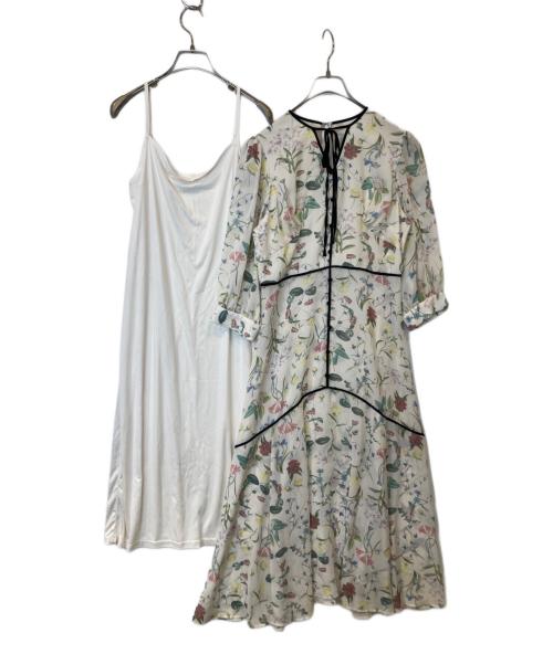 JILL STUART（ジルスチュアート）JILL STUART (ジルスチュアート) パイピングフラワープリントワンピース 092-1140031 ベージュ サイズ:4の古着・服飾アイテム