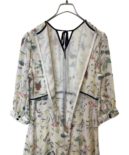 JILL STUART（ジルスチュアート）JILL STUART (ジルスチュアート) パイピングフラワープリントワンピース 092-1140031 ベージュ サイズ:4の古着・服飾アイテム