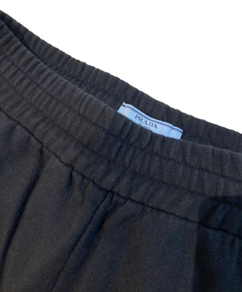 PRADA（プラダ）PRADA (プラダ) 三角パッチスウェットパンツ ブラック サイズ:XLの古着・服飾アイテム