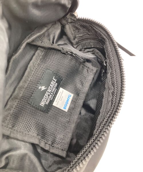 INDISPENSABLE（インディスペンサブル）INDISPENSABLE (インディスペンサブル) nouer (ヌエール) ナイロンボディーバッグ ブラックの古着・服飾アイテム