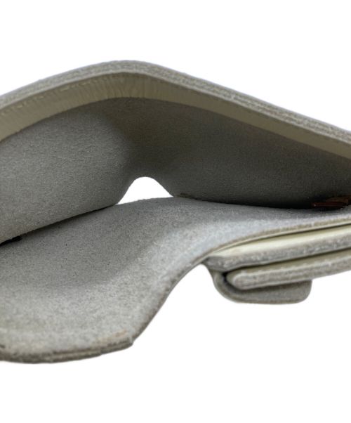 RED MOON（レッドムーン）RED MOON (レッドムーン) 2つ折り財布 アイボリーの古着・服飾アイテム