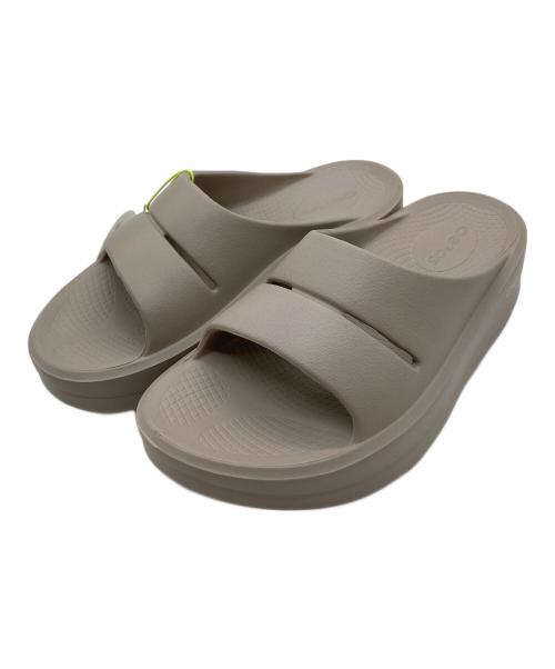 OOFOS（ウーフォス）OOFOS (ウーフォス) OOMEGA OOAHH 200073 サンダル ベージュ サイズ:23cm 未使用品の古着・服飾アイテム