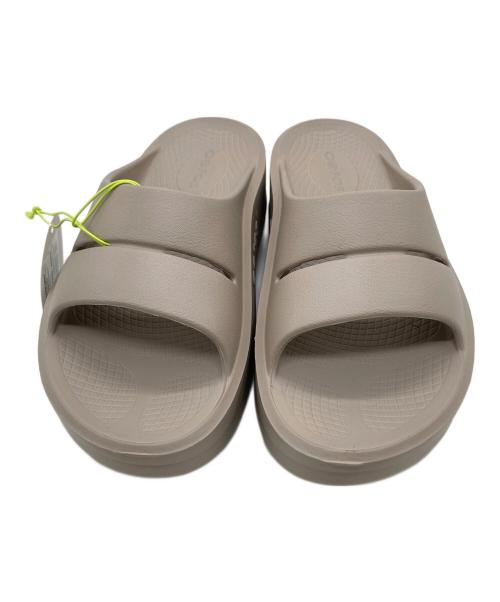 OOFOS（ウーフォス）OOFOS (ウーフォス) OOMEGA OOAHH 200073 サンダル ベージュ サイズ:23cm 未使用品の古着・服飾アイテム