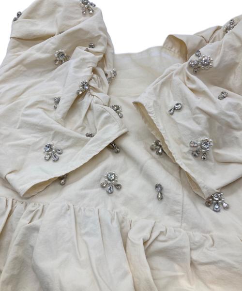 Lily Brown（リリーブラウン）Lily Brown (リリーブラウン) ボリュームスリーブビジュートップス LWFT222807 アイボリー サイズ:FREEの古着・服飾アイテム