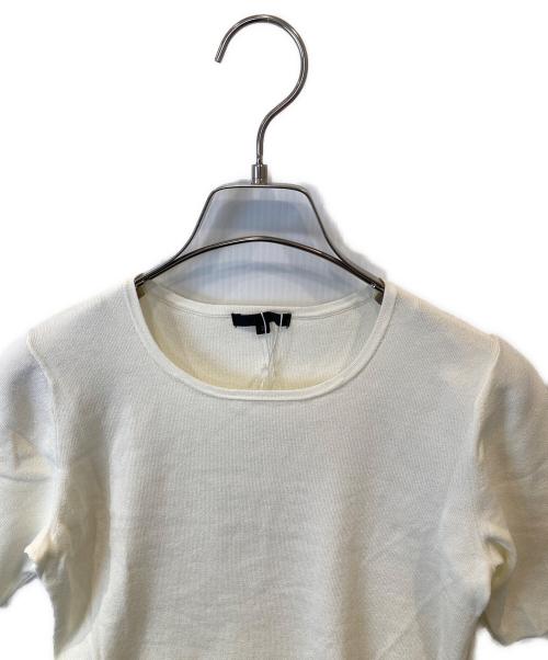 TO BE CHIC（トゥービーシック）TO BE CHIC (トゥービーシック) Uネックフリルニット W5N14-322-01 アイボリー サイズ:Ⅱの古着・服飾アイテム