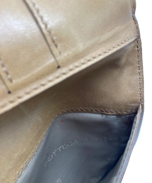 BOTTEGA VENETA（ボッテガベネタ）BOTTEGA VENETA (ボッテガベネタ) 2つ折り財布 3250012518SSH ベージュの古着・服飾アイテム
