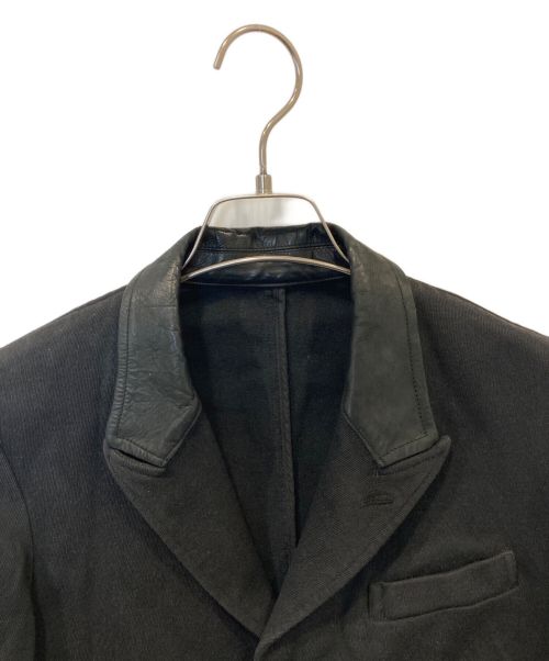 ISAMU KATAYAMA BACKLASH（イサムカタヤマ・バックラッシュ）ISAMU KATAYAMA BACKLASH (イサムカタヤマ・バックラッシュ) 襟レザー切替3Bジャケット ブラック サイズ:Mの古着・服飾アイテム