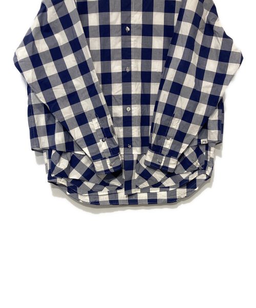 CMF OUTDOOR GARMENT（コンフィーアウトドアガーメント）CMF OUTDOOR GARMENT (コンフィーアウトドアガーメント) NEWSPAPER SHIRTS CMF2302-S04J シャツ ブルー×ホワイト サイズ:Mの古着・服飾アイテム