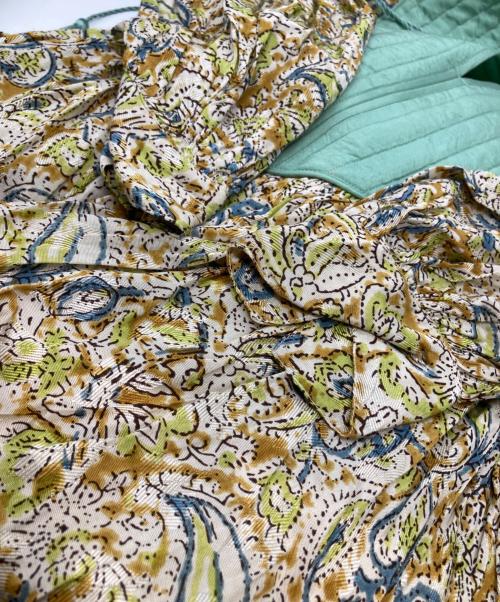 ne quitez pas（ヌキテパ）ne quitez pas (ヌキテパ) ペイズリー柄レーヨンワンピース 010422GH5 ベージュ サイズ:表示がないため不明の古着・服飾アイテム