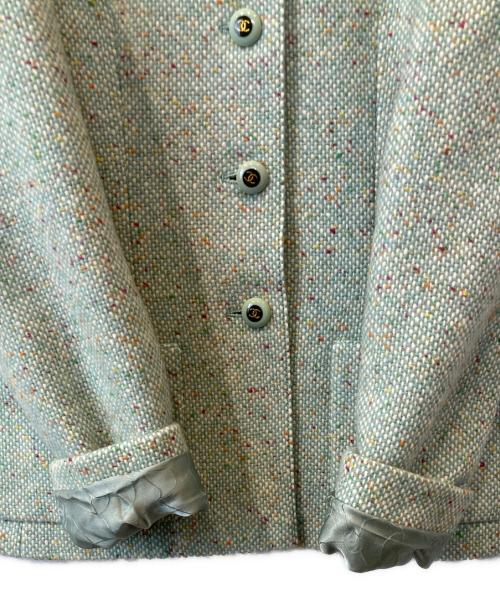 CHANEL（シャネル）CHANEL (シャネル) 01A マフラー付ツイードジャケット P18004W02808 グリーン サイズ:34の古着・服飾アイテム