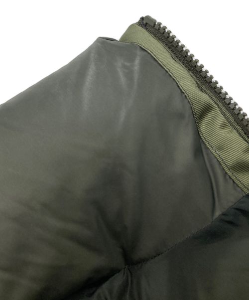 muller of yoshiokubo（ミュラーオブヨシオクボ）muller of yoshiokubo (ミュラーオブヨシオクボ) ケープドッキングダウンジャケット MLF15706 カーキ×グレー サイズ:38の古着・服飾アイテム