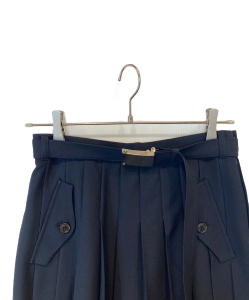 Lily Brown（リリーブラウン）Lily Brown (リリーブラウン) ステップヘムスリットプリーツスカート　LWFS241116 ネイビー サイズ:1の古着・服飾アイテム