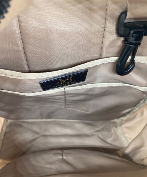 VIOLAd'ORO（ヴィオラドーロ）VIOLAd'ORO (ヴィオラドーロ) ナイロンリュック ベージュの古着・服飾アイテム