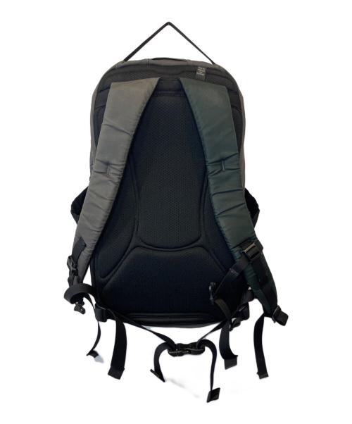 ARC'TERYX（アークテリクス）ARC'TERYX (アークテリクス) BEAMS BOY (ビームスボーイ) 別注 MANTIS 26 リュック　24970-114469 グレー×カーキ サイズ:FREEの古着・服飾アイテム