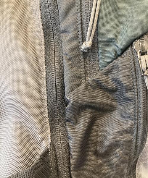 ARC'TERYX（アークテリクス）ARC'TERYX (アークテリクス) BEAMS BOY (ビームスボーイ) 別注 MANTIS 26 リュック　24970-114469 グレー×カーキ サイズ:FREEの古着・服飾アイテム