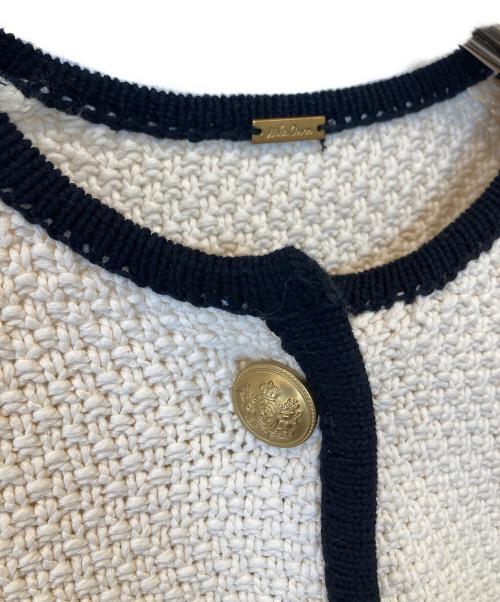 Mila Owen（ミラオーウェン）Mila Owen (ミラオーウェン) 金釦ショート丈ニットカーデ　09WND231010 ベージュ 未使用品の古着・服飾アイテム