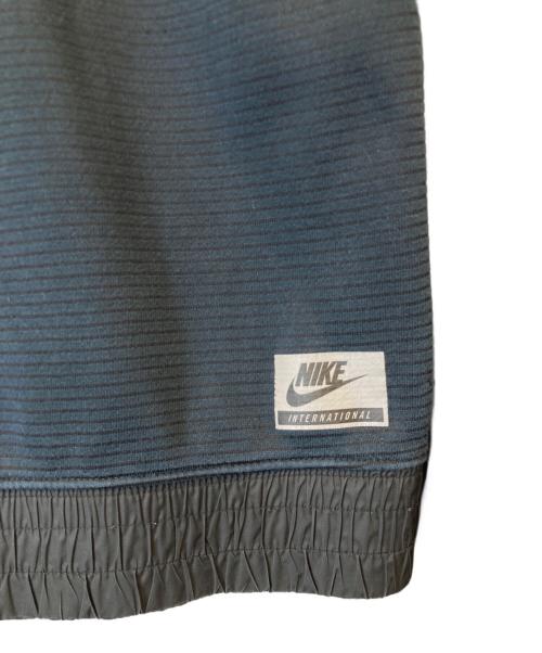 NIKE（ナイキ）NIKE (ナイキ) INTERNATIONAL HOODIE 802481-010 ジャケット ブラック サイズ:Lの古着・服飾アイテム