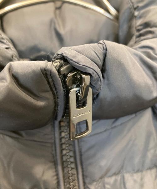 COACH（コーチ）COACH (コーチ) ダウンコート　ファーコート　F57028 ブラック サイズ:Mの古着・服飾アイテム