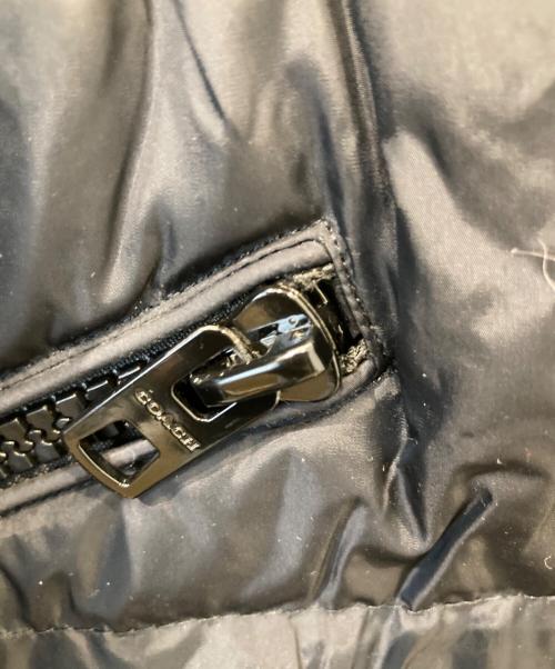 COACH（コーチ）COACH (コーチ) ダウンコート　ファーコート　F57028 ブラック サイズ:Mの古着・服飾アイテム