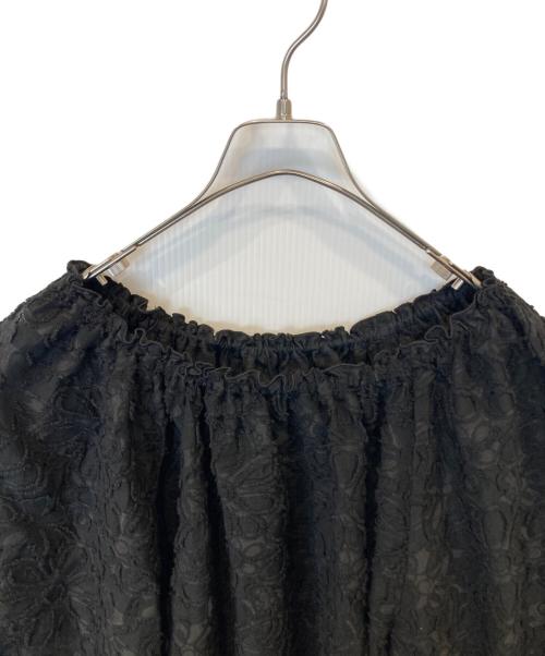 SLOBE IENA（スローブ イエナ）SLOBE IENA (スローブ イエナ) カットジャガードオフショルブラウス 23051912411010 ブラック サイズ:FREEの古着・服飾アイテム