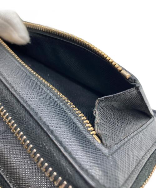 PRADA（プラダ）PRADA (プラダ) ラウンドファスナー財布 ブラックの古着・服飾アイテム