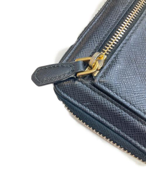 PRADA（プラダ）PRADA (プラダ) ラウンドファスナー財布 ブラックの古着・服飾アイテム