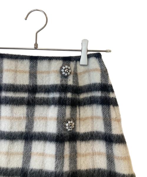TO BE CHIC（トゥービーシック）TO BE CHIC (トゥービーシック) MANTECO 装飾チェックスカート ベージュ サイズ:40の古着・服飾アイテム