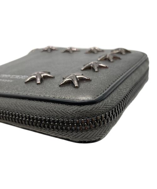 JIMMY CHOO（ジミーチュウ）JIMMY CHOO (ジミーチュウ) ナッパ スタースタッズラウンドジップ財布 グレーの古着・服飾アイテム