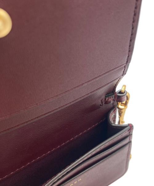 TORY BURCH（トリーバーチ）TORY BURCH (トリーバーチ) クロコ型押しチェーンショルダーミニウォレット　10005657 ボルドーの古着・服飾アイテム