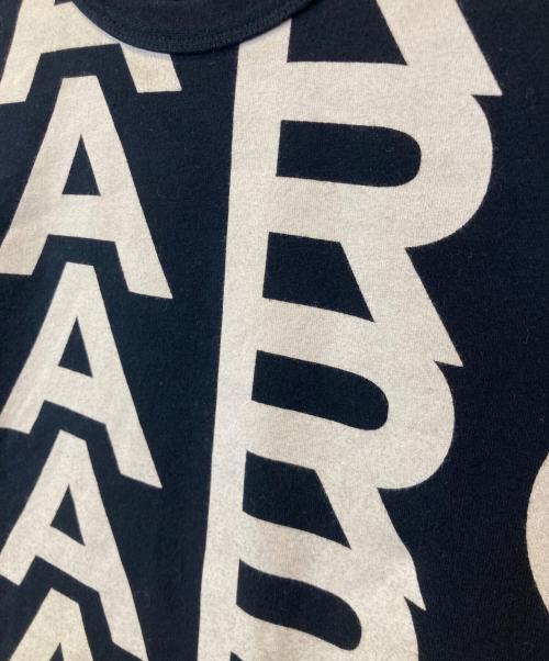 MARC JACOBS（マークジェイコブズ）MARC JACOBS (マーク ジェイコブス) ザ モノグラム ベイビーTシャツ ベージュ×ブラック サイズ:Mの古着・服飾アイテム