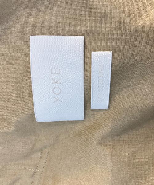 YOKE（ヨーク）YOKE (ヨーク) CUT&LAYERED TRENCH COAT YK23FW0599C コート ベージュ サイズ:2の古着・服飾アイテム