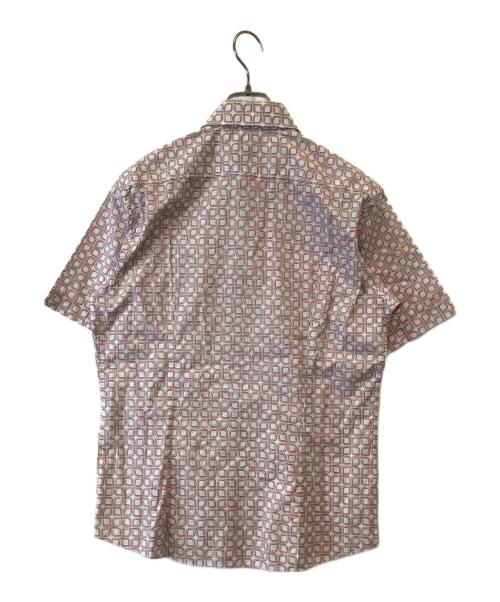 BURBERRY BLACK LABEL（バーバリーブラックレーベル）BURBERRY BLACK LABEL (バーバリーブラックレーベル) 総柄ホースロゴ刺繍半袖シャツ ホワイト×レッド サイズ:2の古着・服飾アイテム