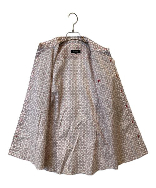 BURBERRY BLACK LABEL（バーバリーブラックレーベル）BURBERRY BLACK LABEL (バーバリーブラックレーベル) 総柄ホースロゴ刺繍半袖シャツ ホワイト×レッド サイズ:2の古着・服飾アイテム