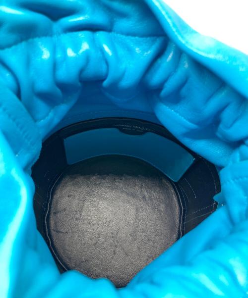 ALEXANDER McQUEEN（アレキサンダーマックイーン）ALEXANDER McQUEEN (アレキサンダーマックイーン) Soft Curve Bag 6968111AXAA4722 バッグ スカイブルーの古着・服飾アイテム