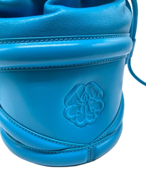 ALEXANDER McQUEEN（アレキサンダーマックイーン）ALEXANDER McQUEEN (アレキサンダーマックイーン) Soft Curve Bag 6968111AXAA4722 バッグ スカイブルーの古着・服飾アイテム