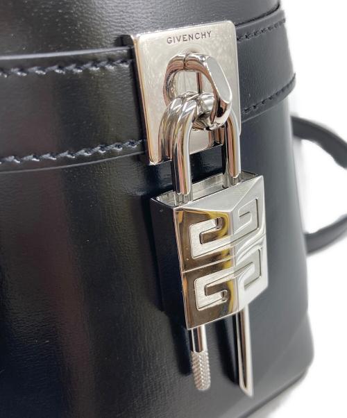 GIVENCHY（ジバンシィ）GIVENCHY (ジバンシィ) シャークロック マイクロレザー  バケットバッグ VF A 1203 BB60N3B00D 001 ブラックの古着・服飾アイテム