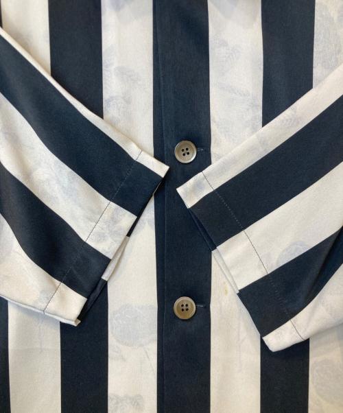 MIHARA YASUHIRO（ミハラヤスヒロ）MIHARA YASUHIRO (ミハラヤスヒロ) ストライプ フラワープリント 開襟サテン F00SH004 ベージュ×ブラック サイズ:46の古着・服飾アイテム