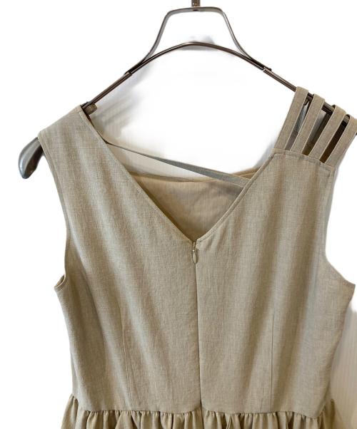 CADUNE（カデュネ）CADUNE　 (カデュネ) origamiタックワンピース　72269050 ベージュ サイズ:38 未使用品の古着・服飾アイテム