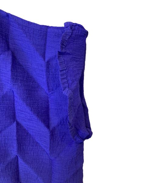 me ISSEY MIYAKE（ミーイッセイ ミヤケ）me ISSEY MIYAKE (ミーイッセイ ミヤケ) プリーツカットソー　MI43FK551 パープル サイズ:-の古着・服飾アイテム