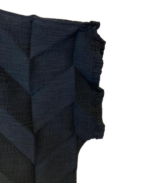 me ISSEY MIYAKE（ミーイッセイ ミヤケ）me ISSEY MIYAKE (ミーイッセイ ミヤケ) カットソー ブラック サイズ:表記がないため不明の古着・服飾アイテム