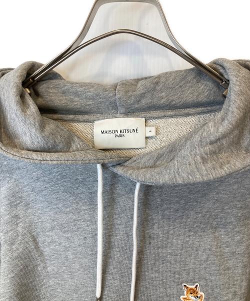 maison kitsune（メゾンキツネ）MAISON KITSUNE (メゾンキツネ) CHILLAX FOX PATCH パーカー IU00355KM0001 グレー サイズ:Lの古着・服飾アイテム