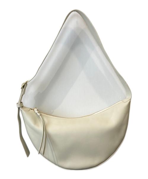 2.718（ニーテンナナイチハチ）2.718 (ニーテンナナイチハチ) スリーククロスボディバッグ GGZ1022112 ホワイトの古着・服飾アイテム