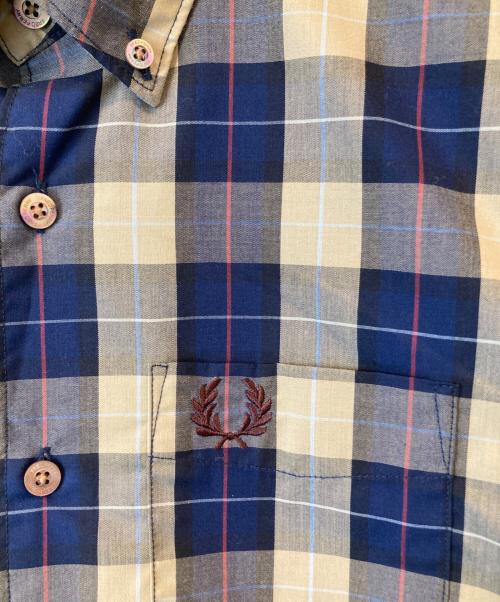 FRED PERRY（フレッドペリー）FRED PERRY (フレッドペリー) チェックシャツ　F4576 ブラウン×ネイビー サイズ:Sの古着・服飾アイテム