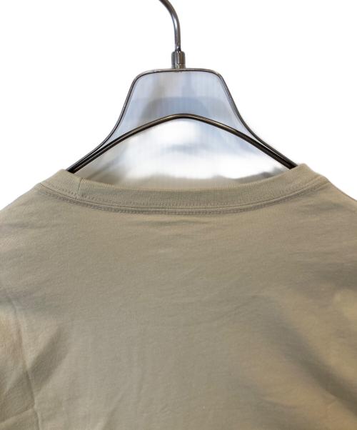 Calvin Klein Jeans（カルバンクラインジーンズ）Calvin Klein Jeans (カルバンクラインジーンズ) Tシャツ ベージュ サイズ:L 未使用品の古着・服飾アイテム