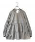 YORI（ヨリ）の古着「ティアードギャザーブラウス YR2221-00-SP」｜グレー
