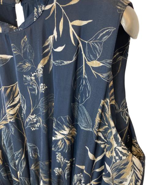 anuans（アニュアンス）anuans (アニュアンス) リーフパターンスタンドカラーワンピース   1521330081-0 ネイビー サイズ:FREEの古着・服飾アイテム