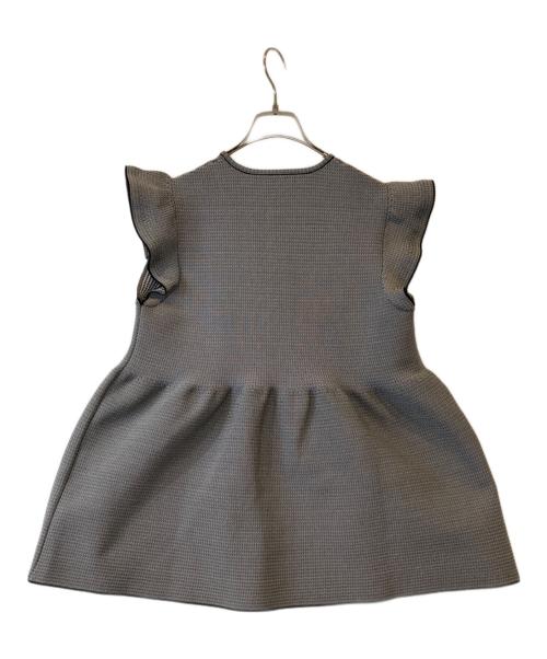 UNITED ARROWS TOKYO（ユナイテッドアローズトウキョウ）UNITED ARROWS TOKYO　　 (ユナイテッドアローズトウキョウ) ペプラムフリルスリーブジャガードニット　1518-106-1787 グレー サイズ:FREEの古着・服飾アイテム