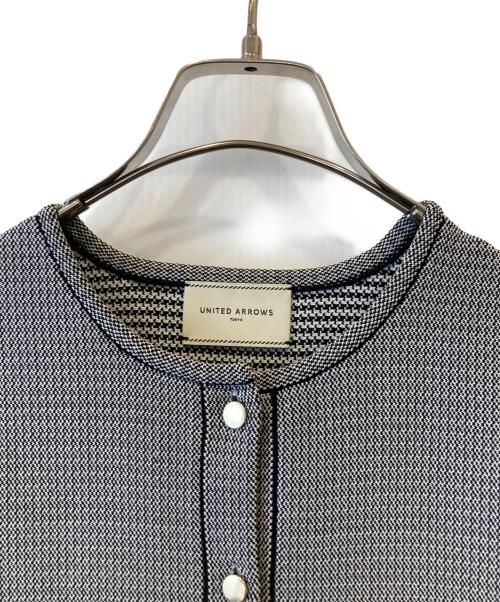 UNITED ARROWS TOKYO（ユナイテッドアローズトウキョウ）UNITED ARROWS TOKYO　　 (ユナイテッドアローズトウキョウ) ペプラムフリルスリーブジャガードニット　1518-106-1787 グレー サイズ:FREEの古着・服飾アイテム