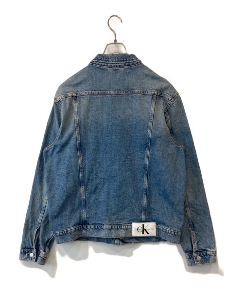 Calvin Klein Jeans（カルバンクラインジーンズ）Calvin Klein Jeans (カルバンクラインジーンズ) スリムデニムジャケット　J30J324569 ブルー サイズ: Lの古着・服飾アイテム